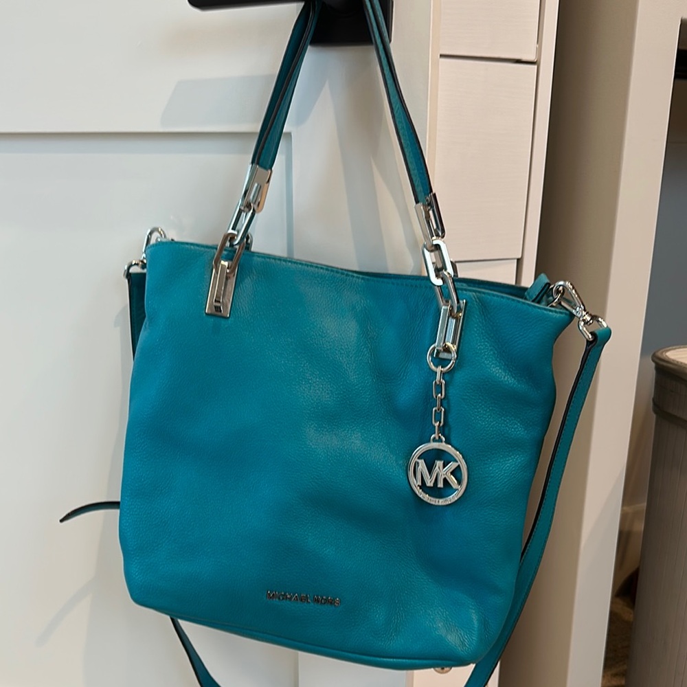 Michael Kors Blue Shoulder Bag with Chain-Link Detail